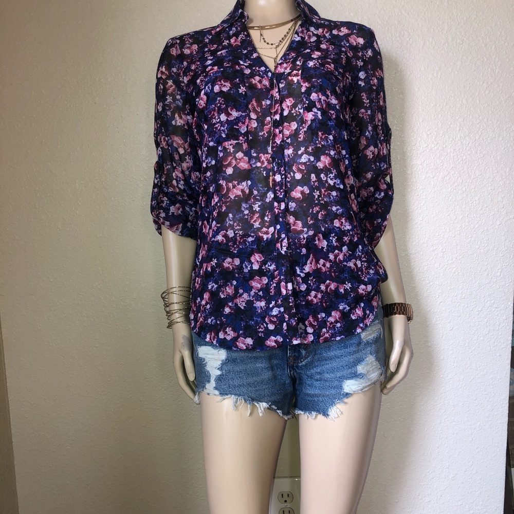 ✨🌺NWOT! EXPRESS SHEER PORTOFINO SHIRT🌺✨
